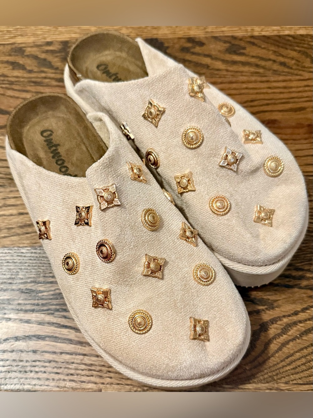 Ontwoods Sunday-3 Studded Suede Platform Mules Taupe Size 8 NWOT